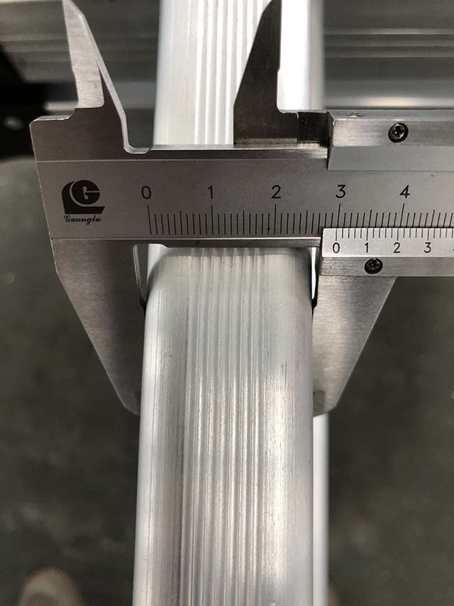 Хөнгөн цагаан хашгиралт 