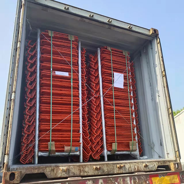 хаалгатай хаалга