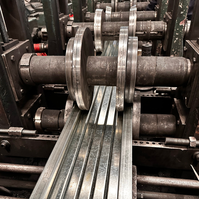 Хаалттай ган банз