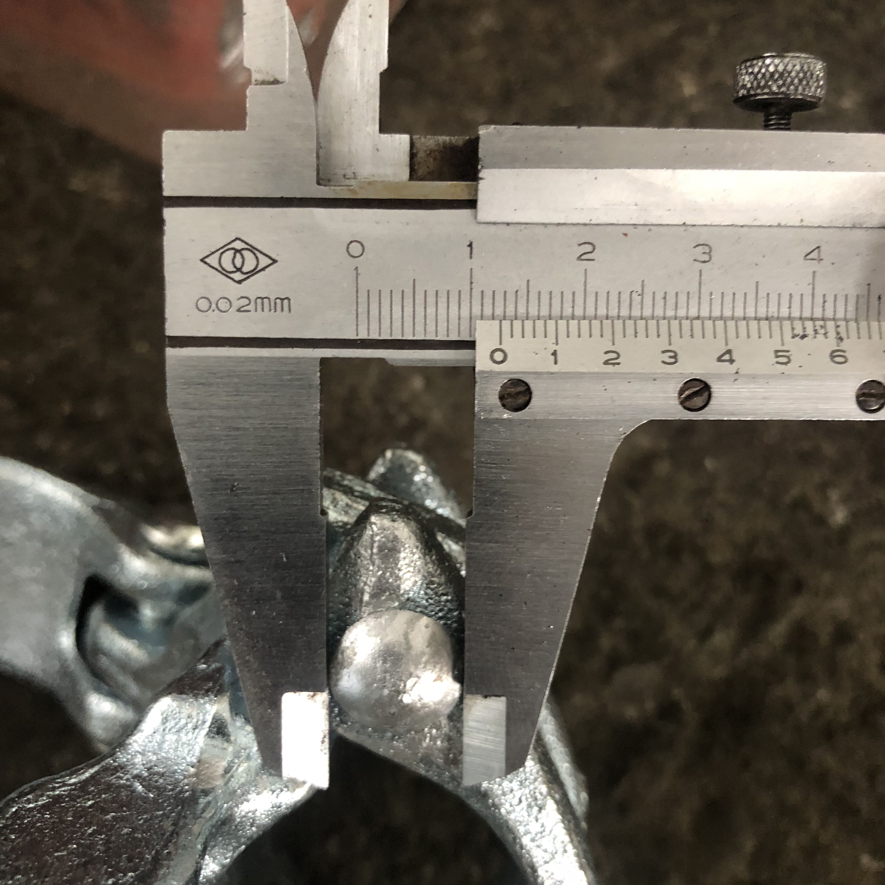 Хуурамчаар хуурамч давхар холбогч