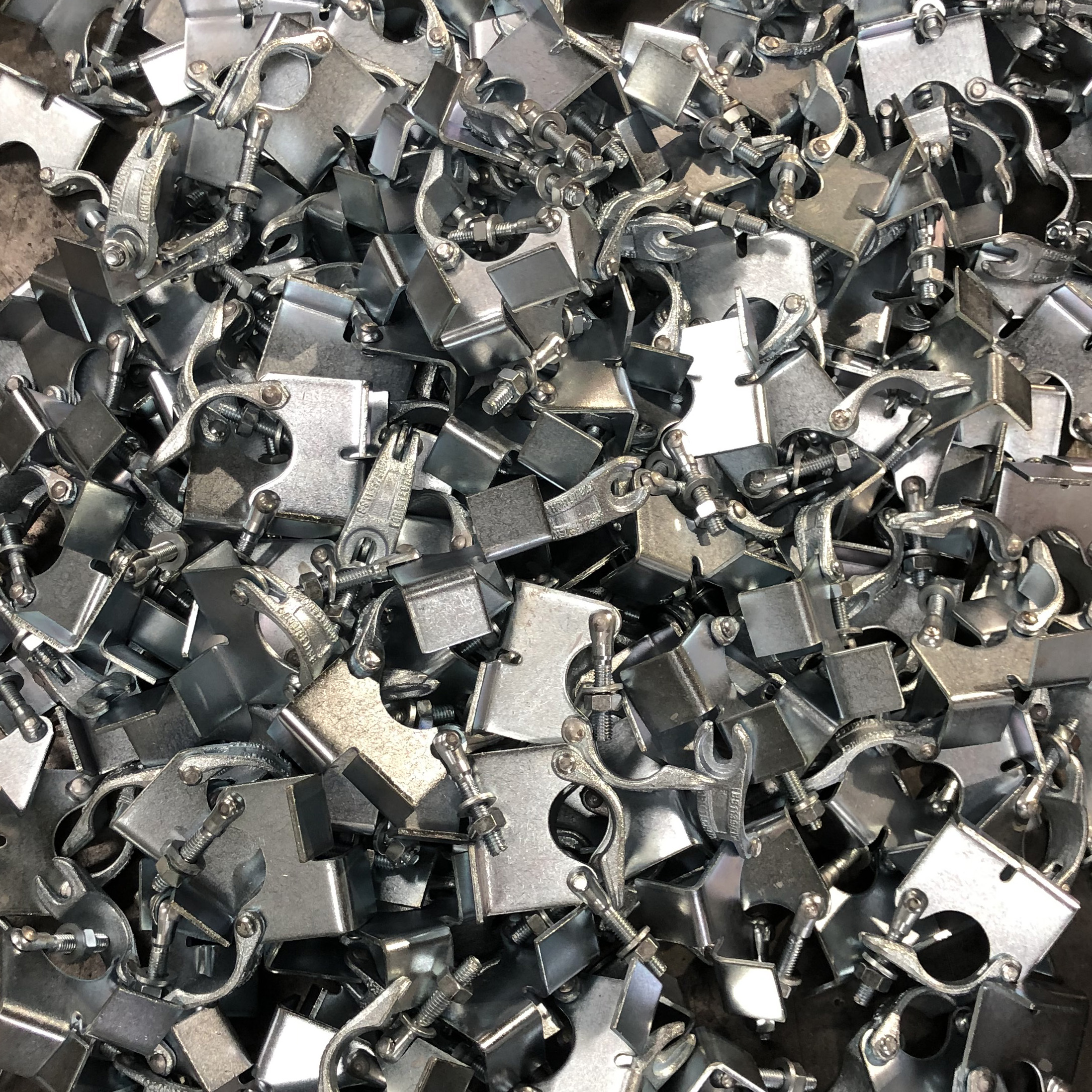 Хуурамч самбарыг хадгалах самбар хадгалах холбогч