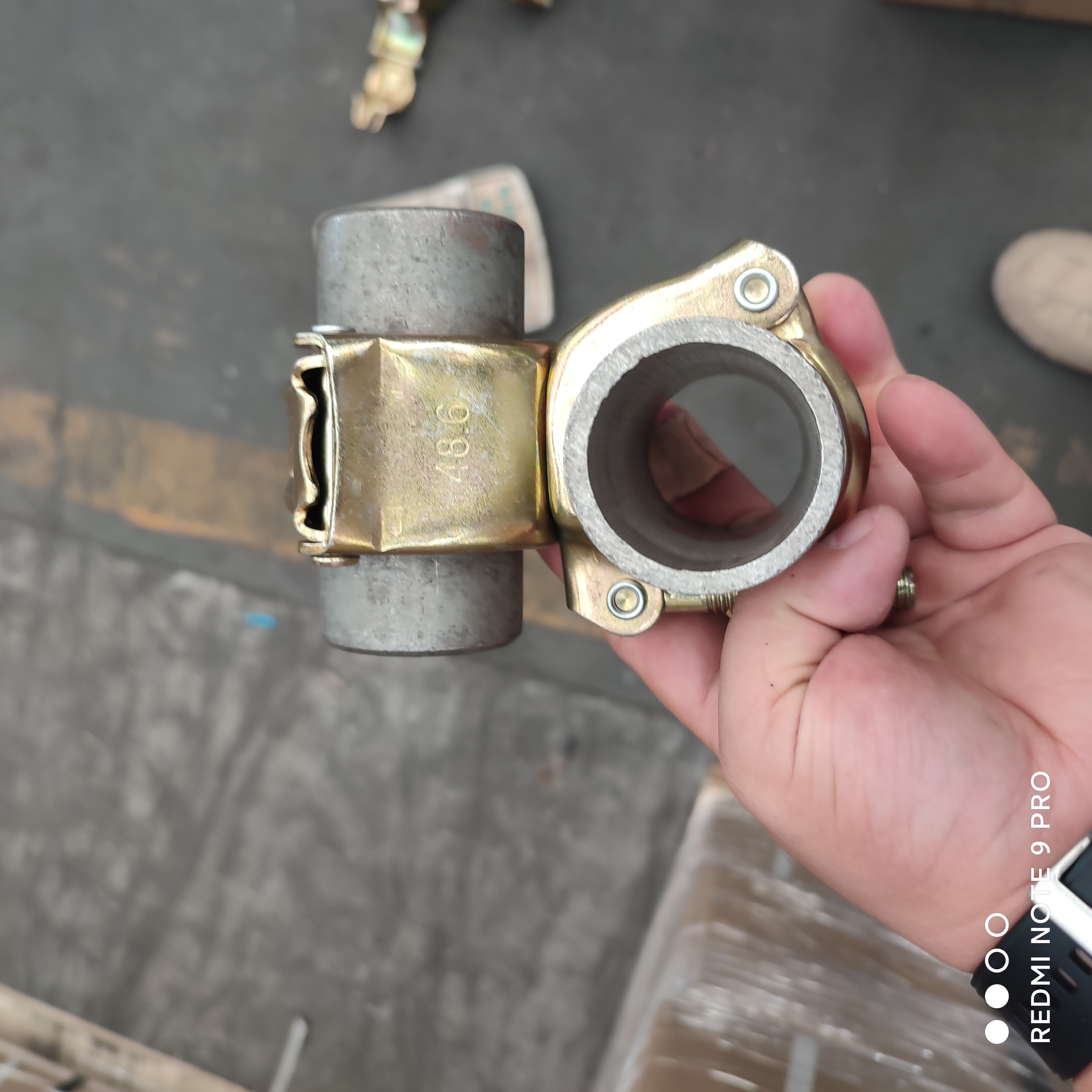 дарагдсан нугасан холбогч