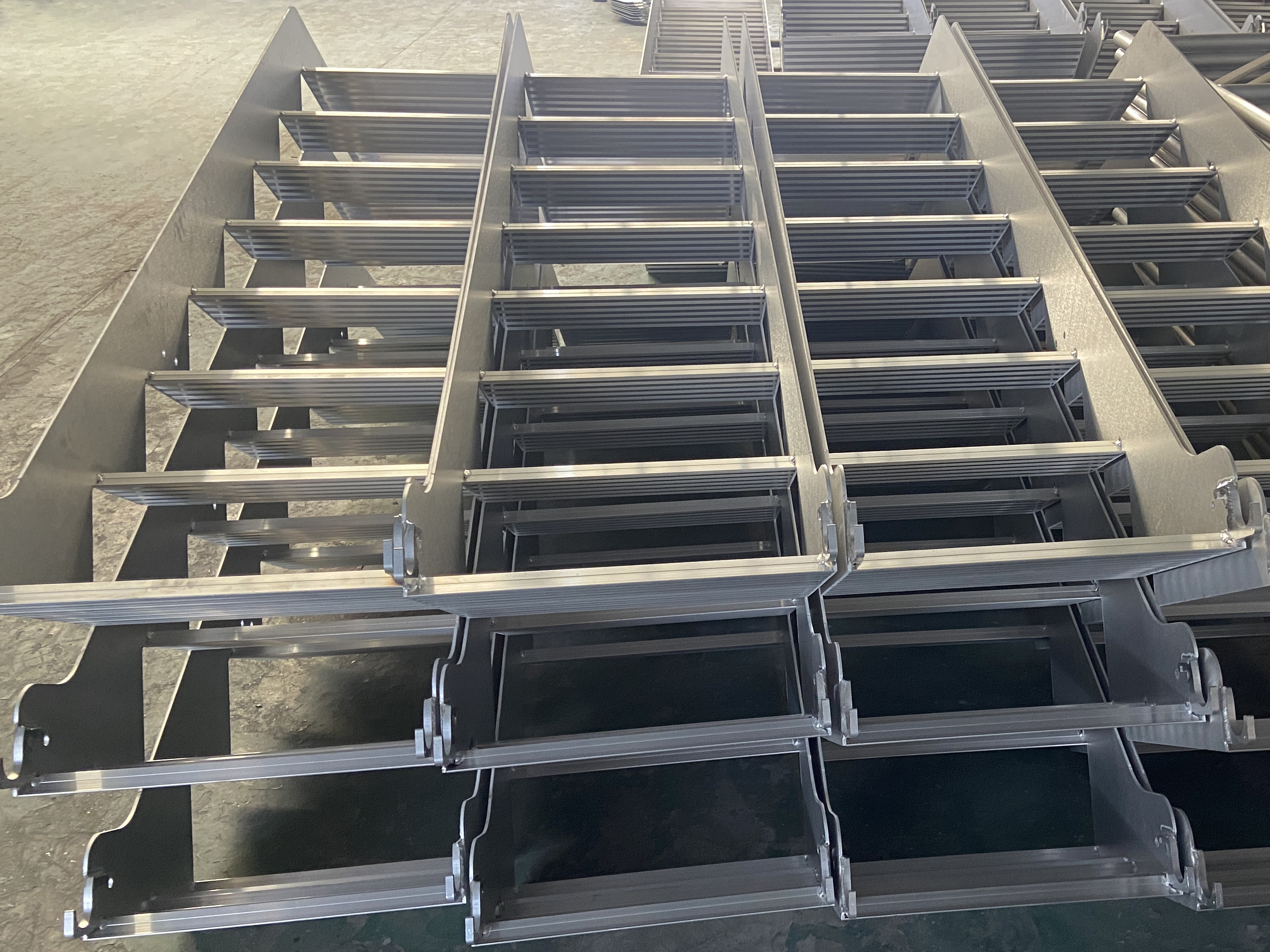 Хөнгөн цагаан ринглокын шат