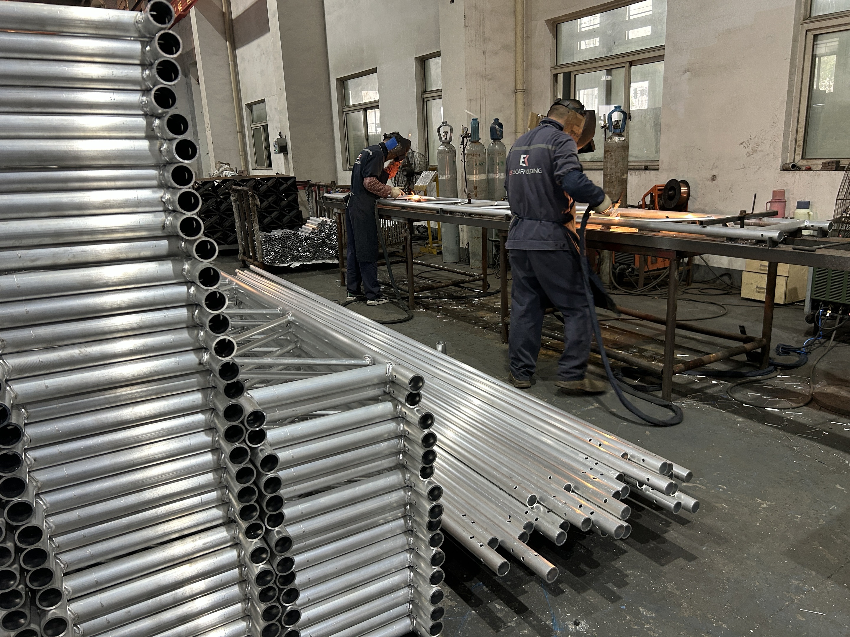 хөнгөн цагаан торны 