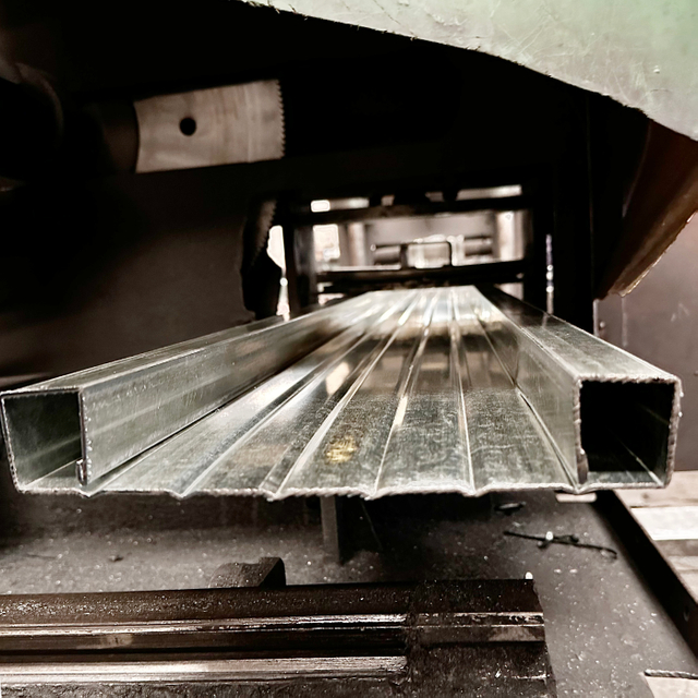 Хаалттай ган банз