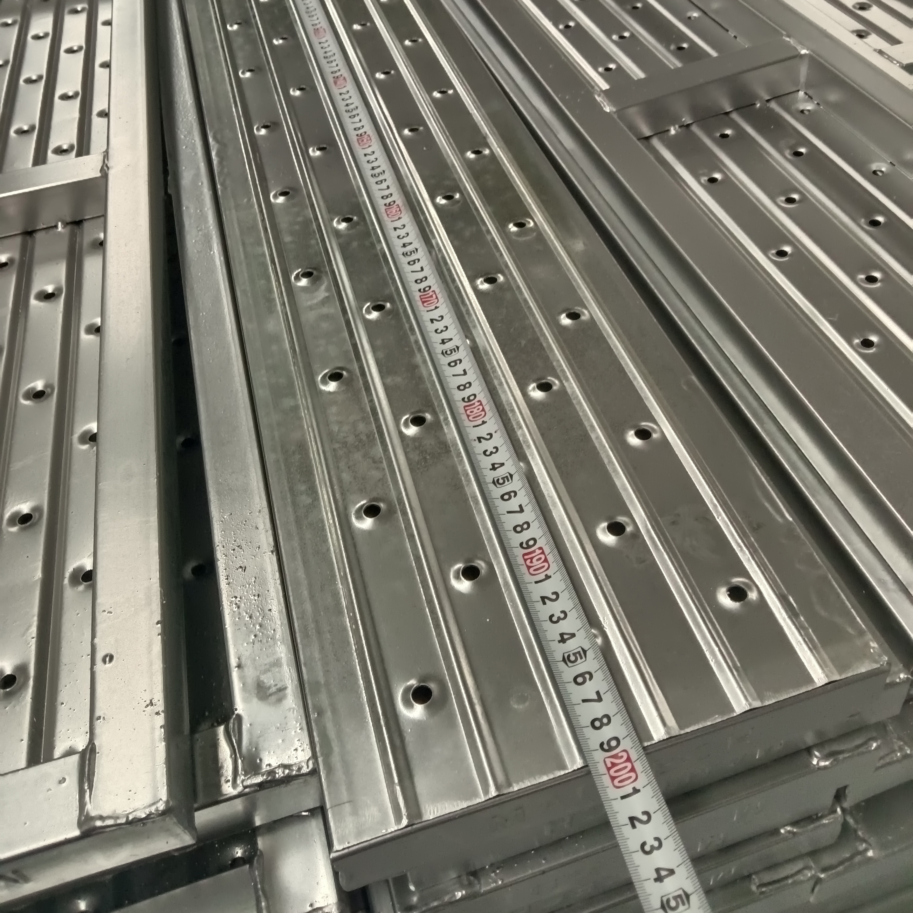 2.0м хаалттай ган банз