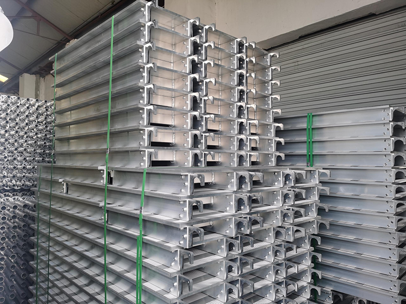 хөнгөн цагаан тавцангийн банз