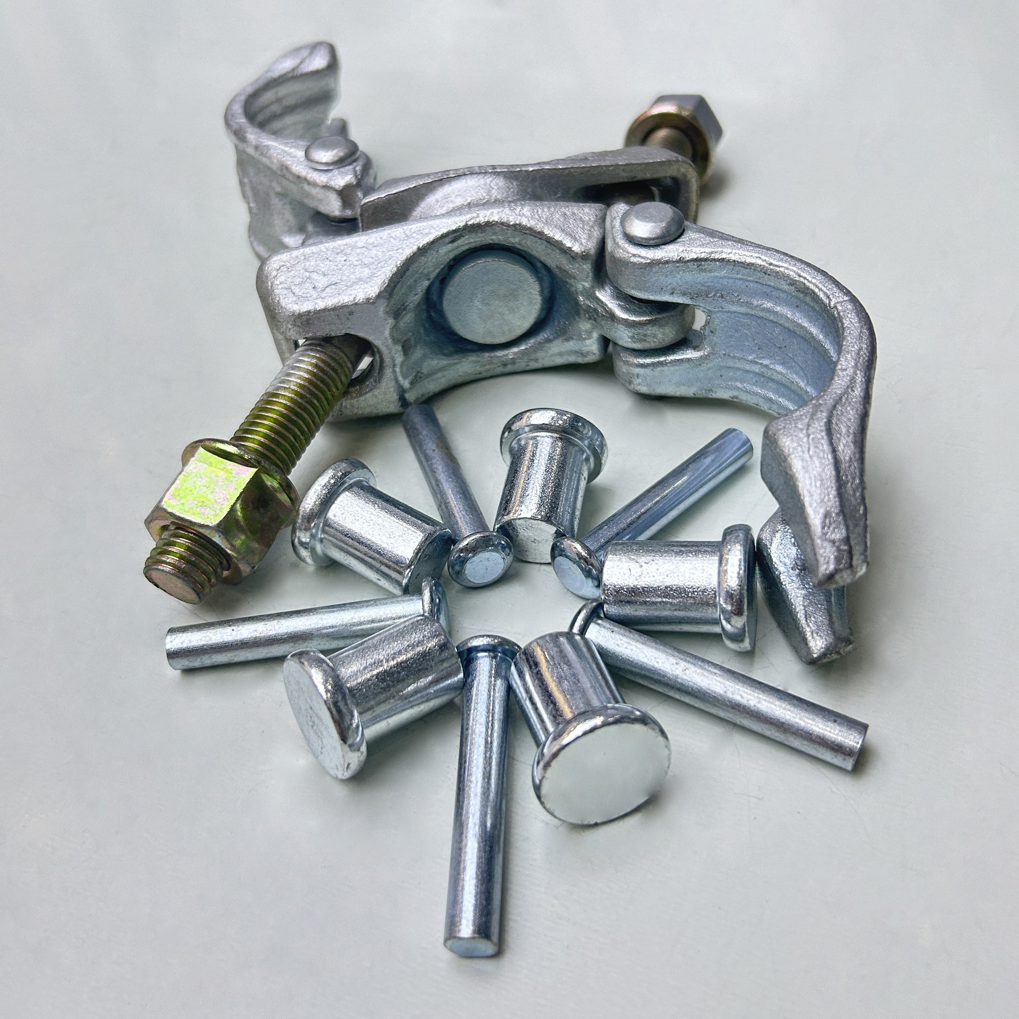 Герман Шатны холбогч Rivet