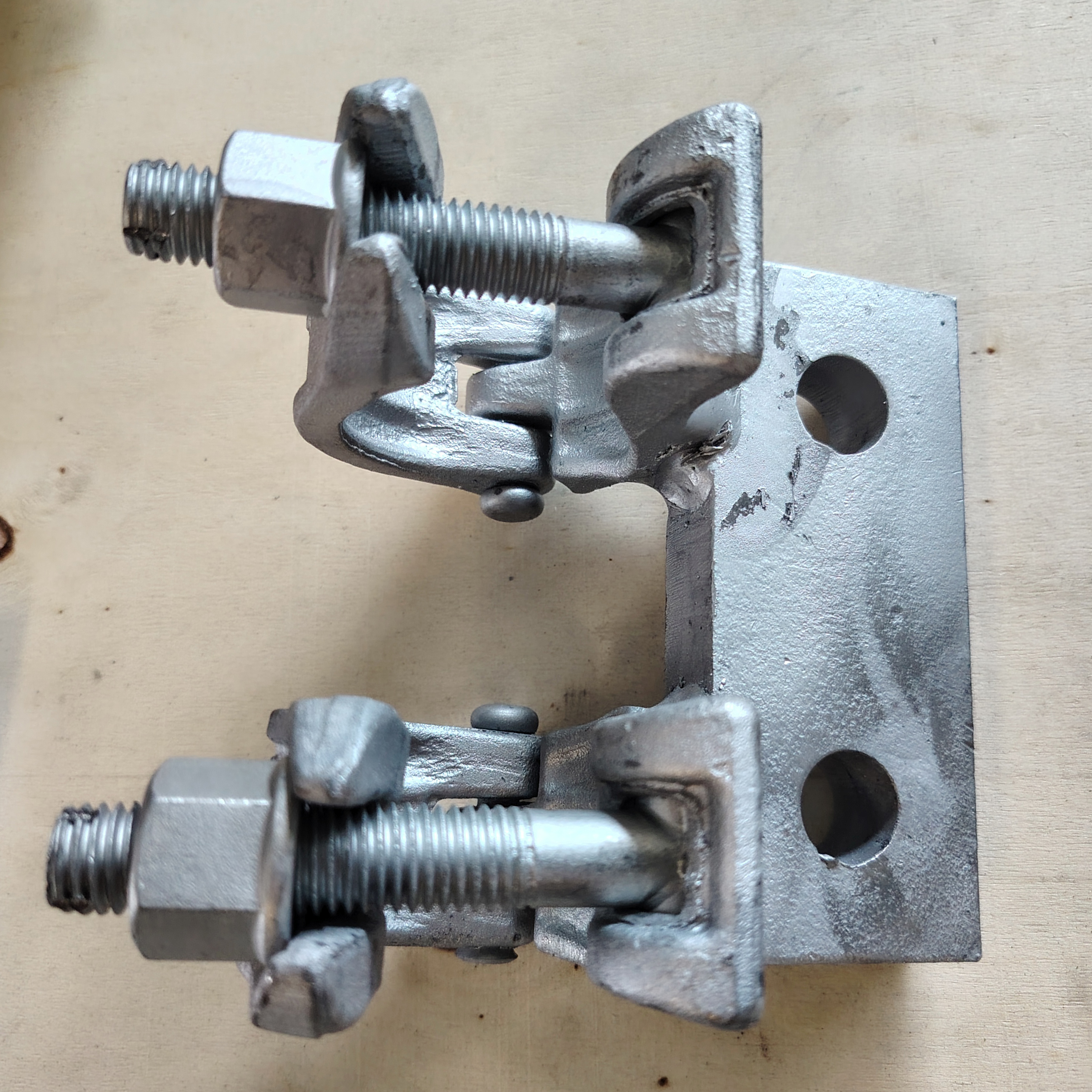 Захиалгат суурь Тусгай хэлбэрийн шатан хавчаар