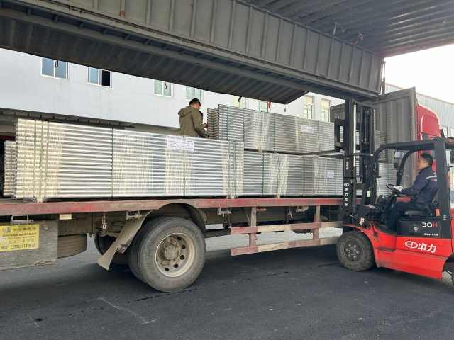 Хөнгөн цагаан хүрээ