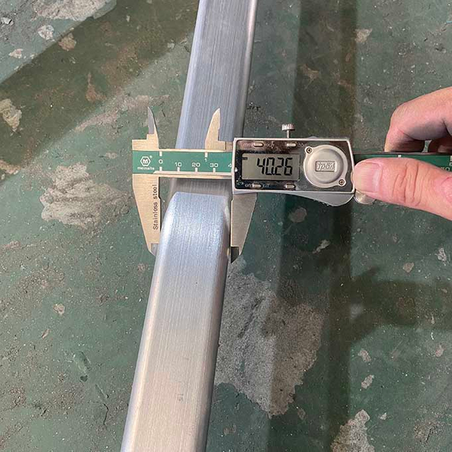 хөнгөн цагаан транзом трус