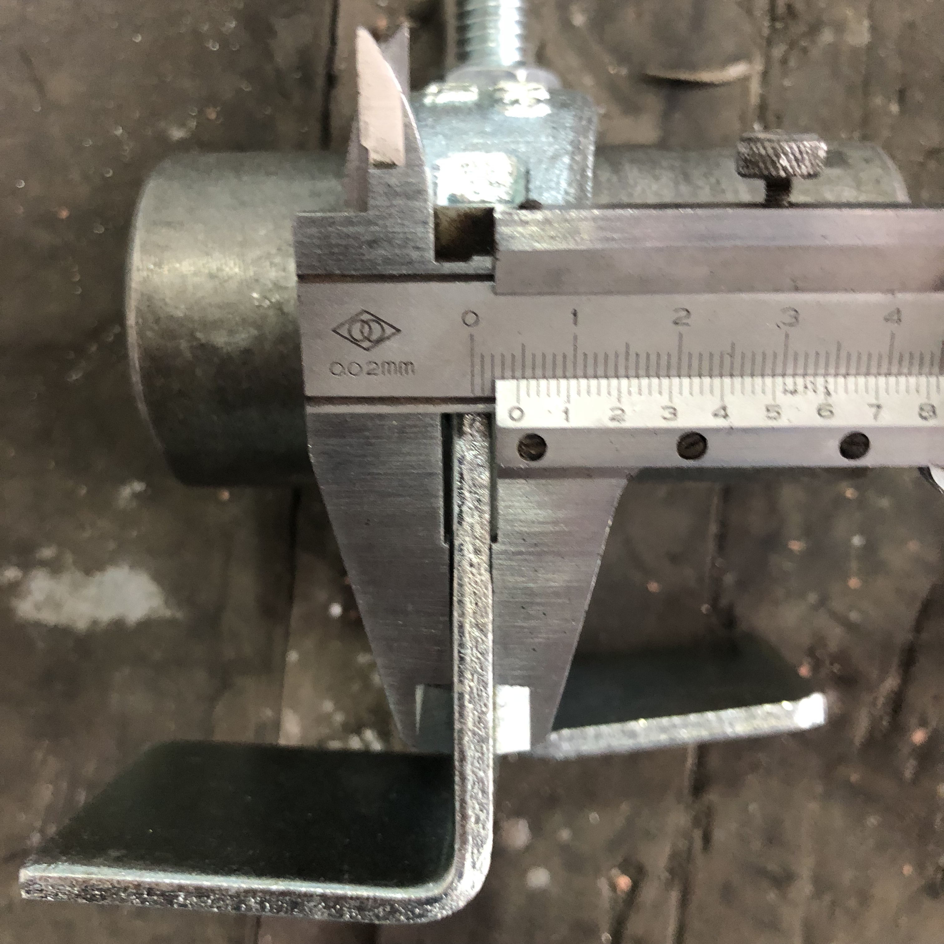 Хуурамч самбарыг хадгалах самбар хадгалах холбогч