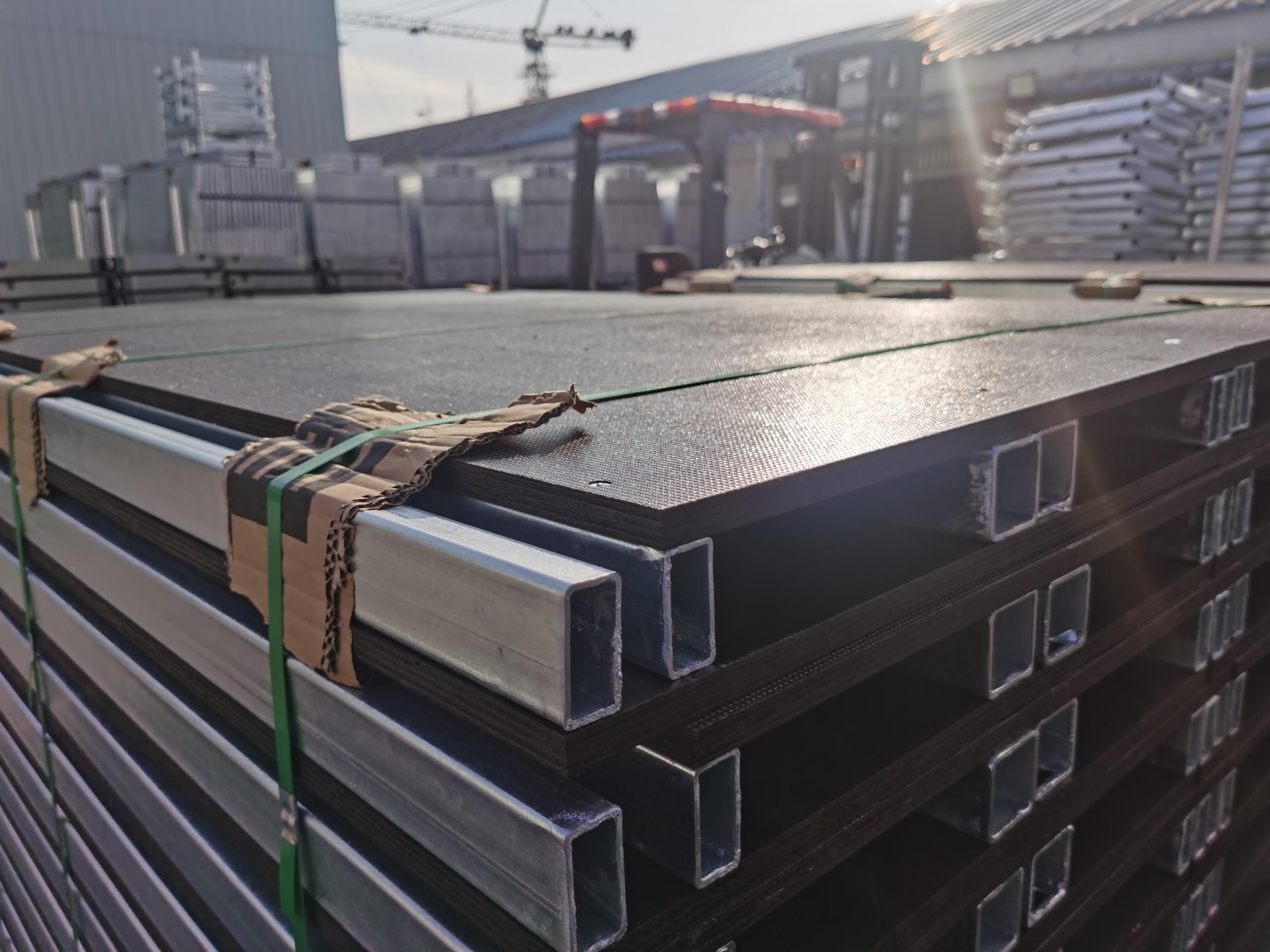 Хуйвалдааны банз