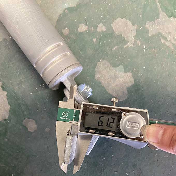 хашгирч байна