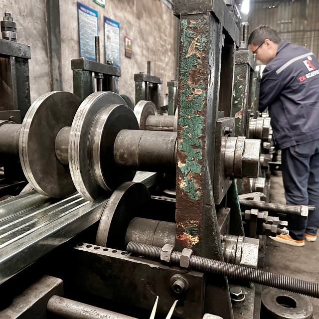 Хаалттай ган банз