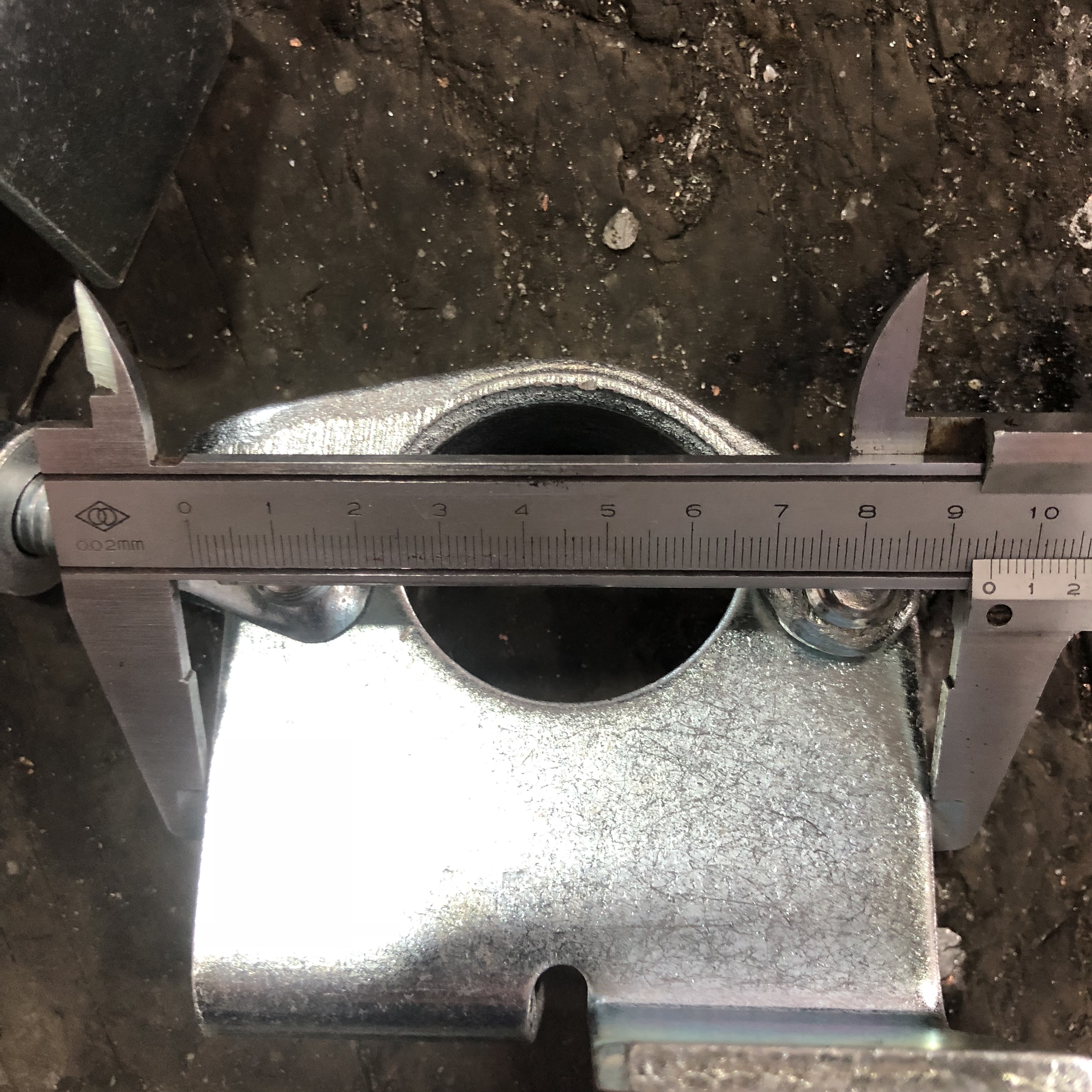 Хуурамч самбарыг хадгалах самбар хадгалах холбогч