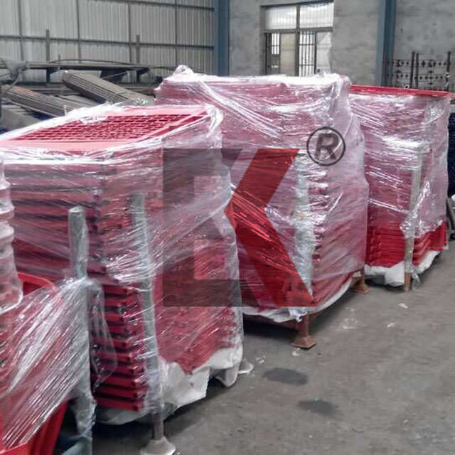 Шаргуурны урхины хаалга