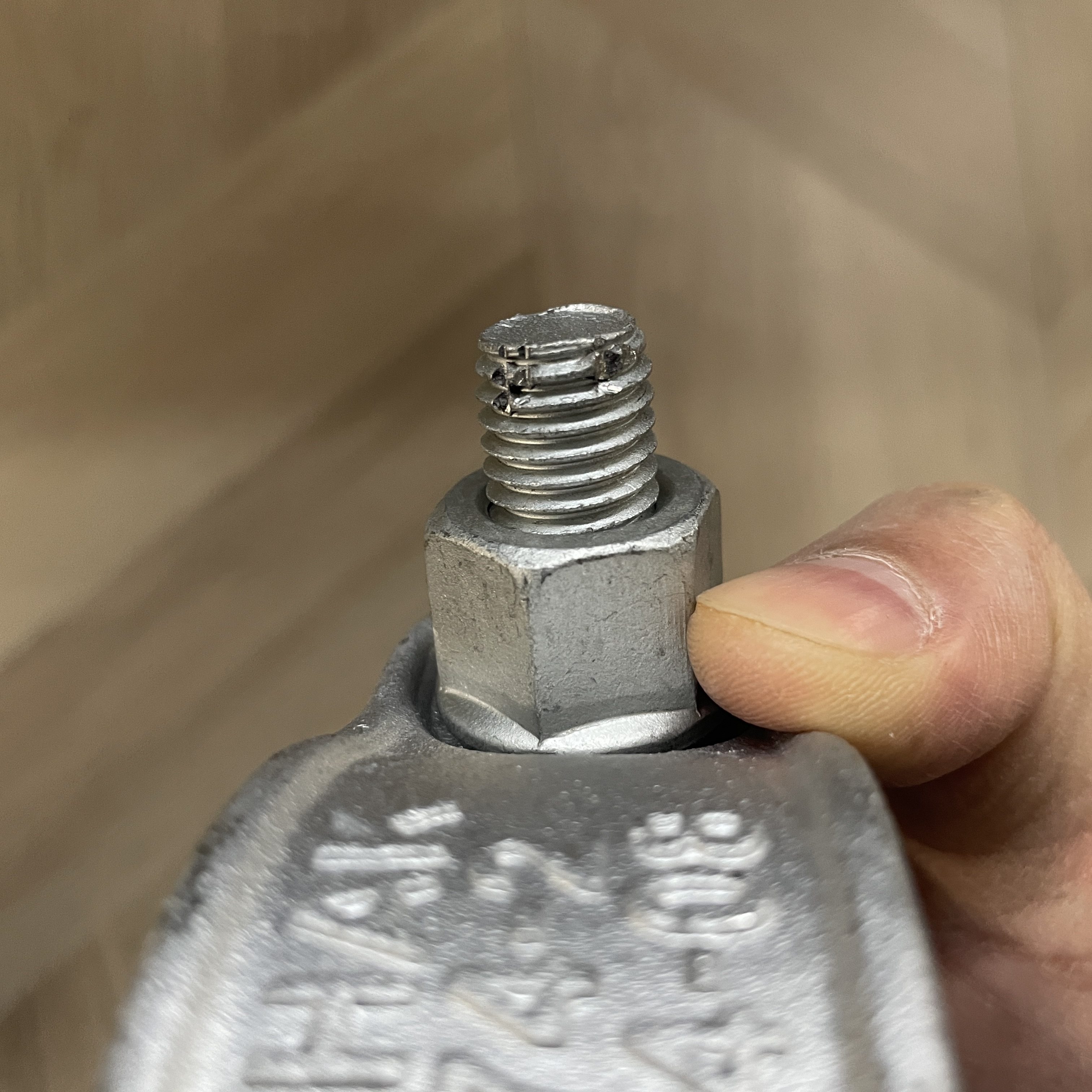 Давхар холбогч 60 X 60 Тусгай хэлбэрийн шатын хавчаар