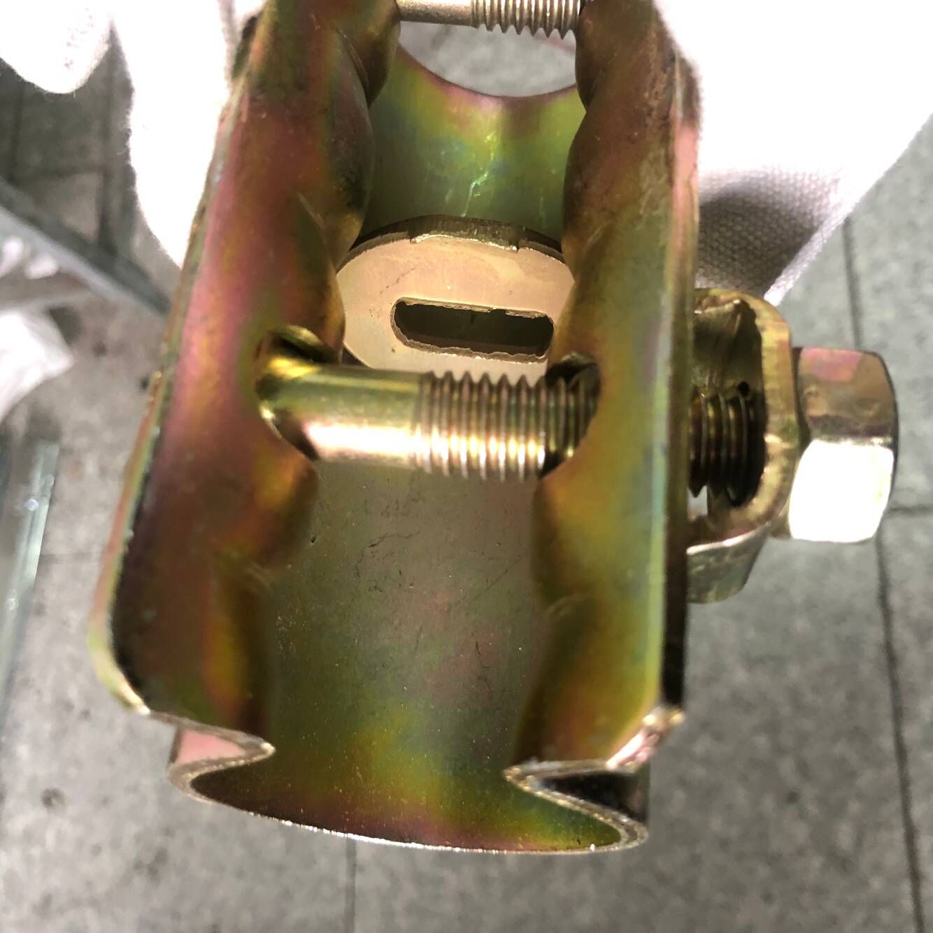 Ханцуйвчны холбогч дарсан