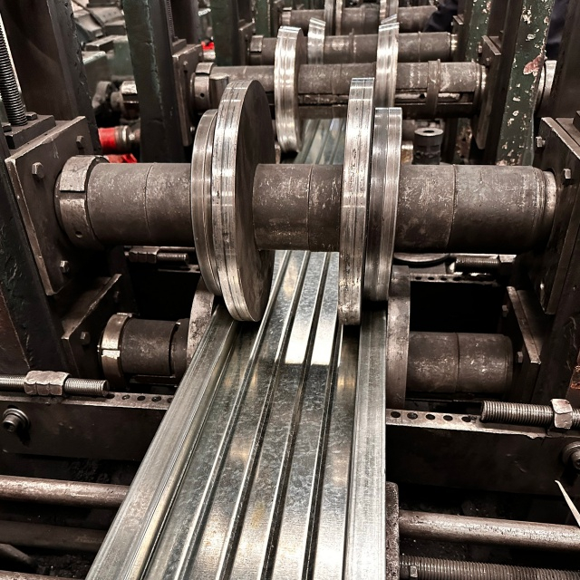 Хаалттай ган банз