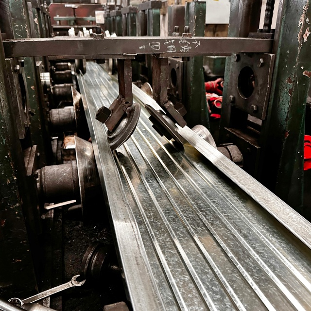 Хаалттай ган банз