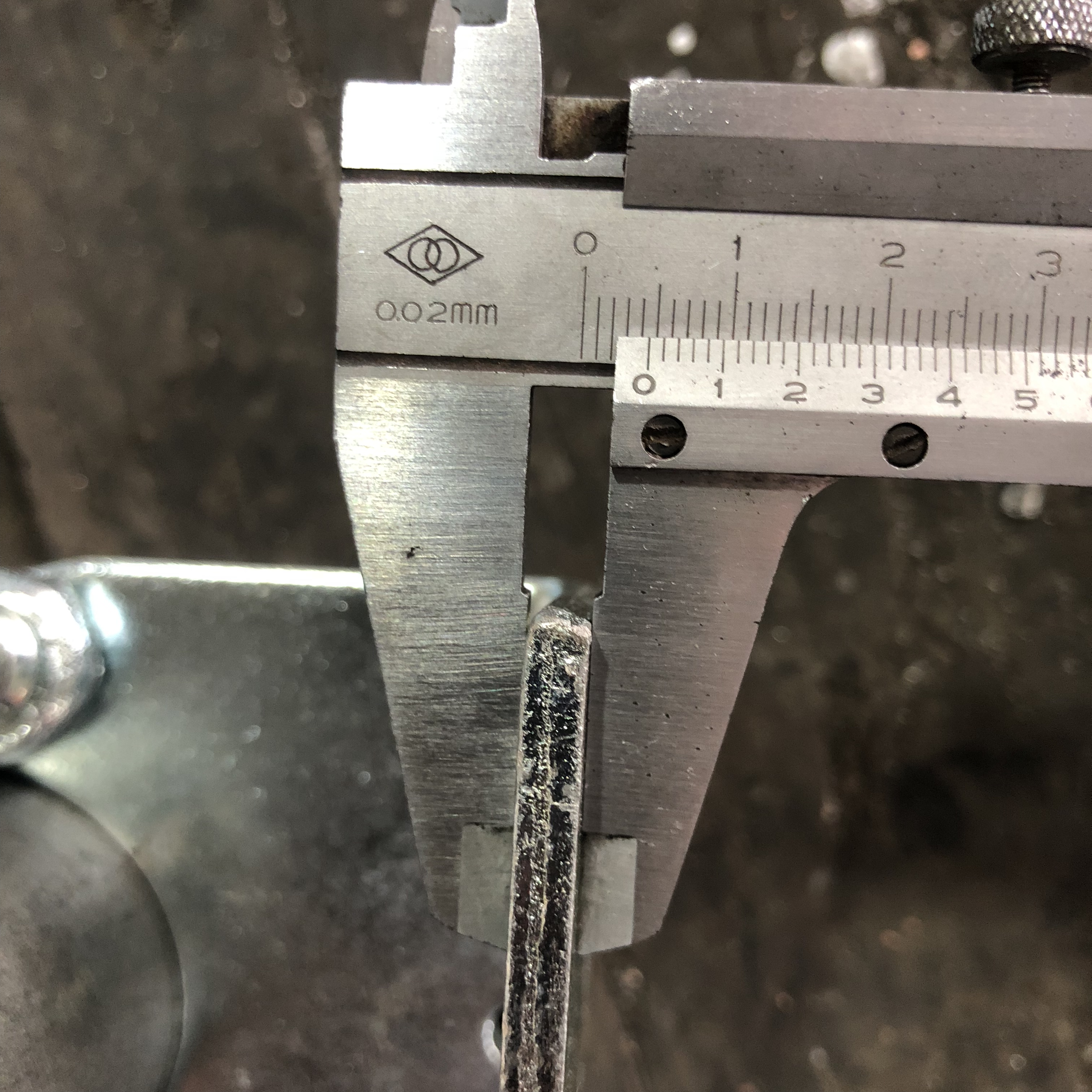 Хуурамч самбарыг хадгалах самбар хадгалах холбогч