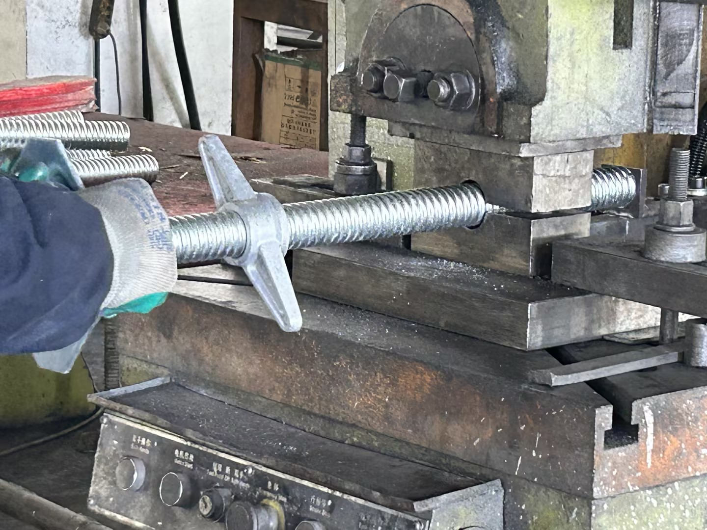 суурь домкрат шүд устгах 