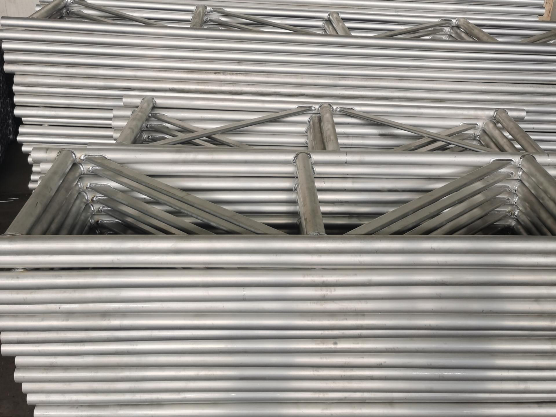 Хөнгөн цагаан ринглок туяа