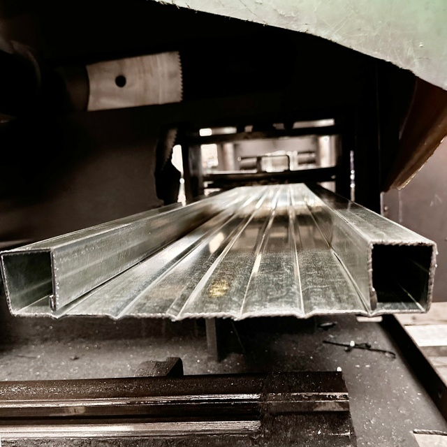 Хаалттай ган банз