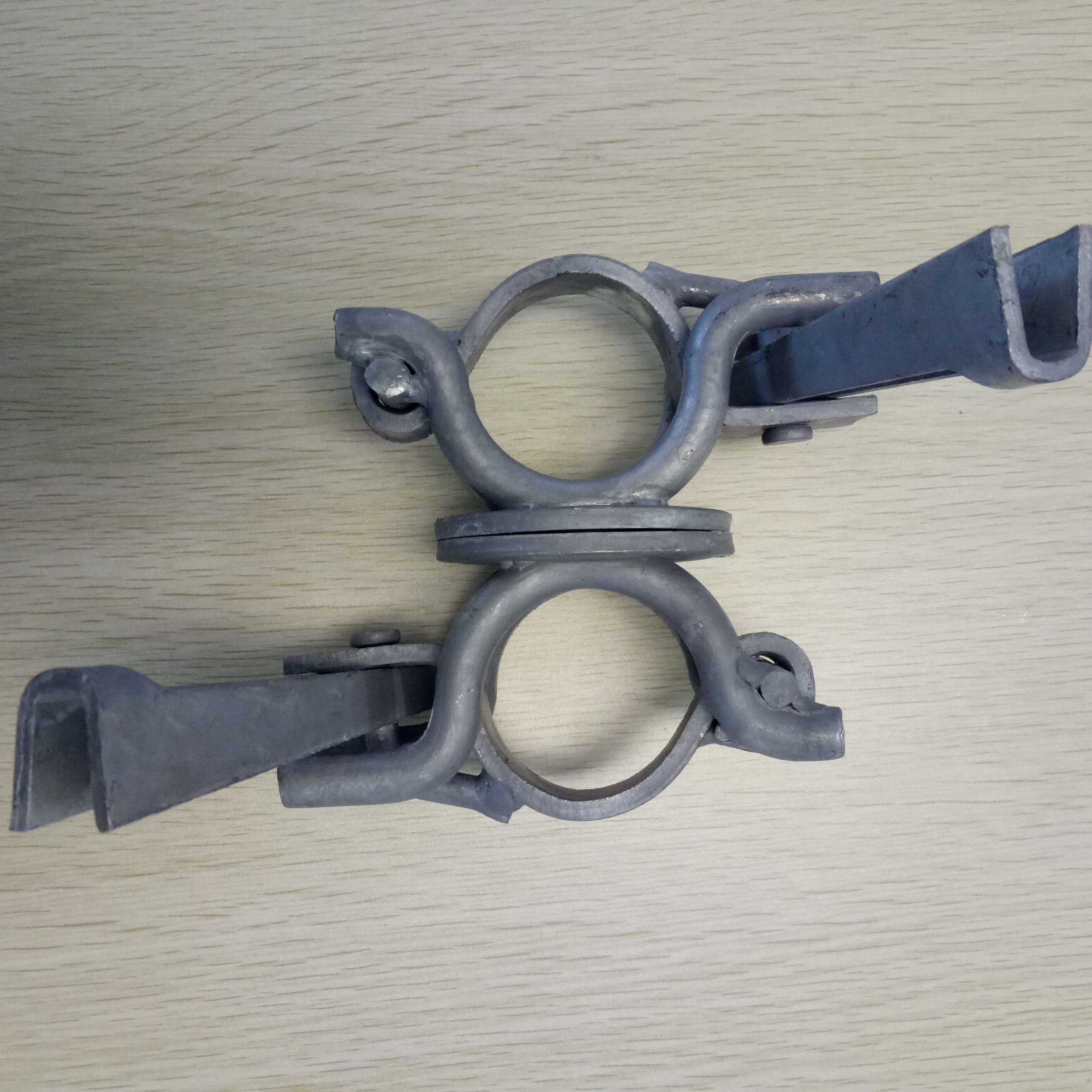 Голланд төрлийн хуурамч эргэдэг холбогч 