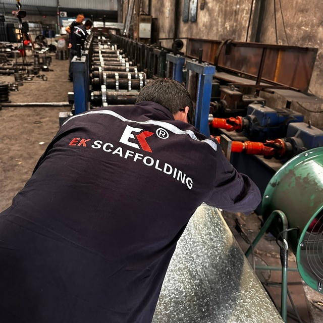 Хаалттай ган банз