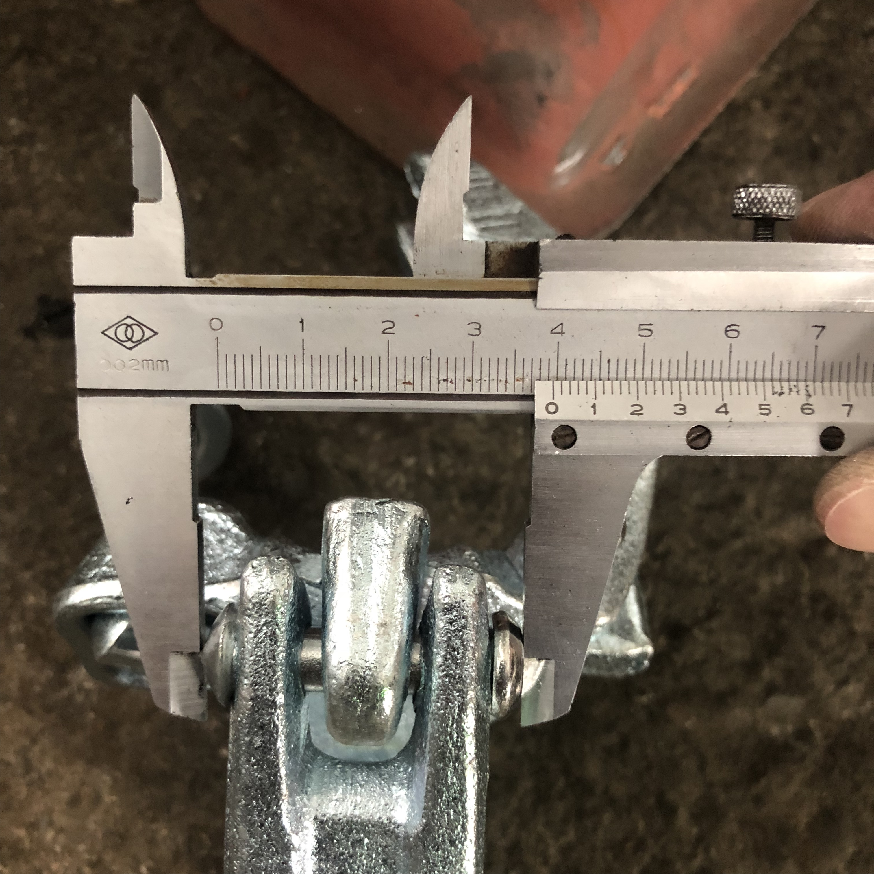 Хуурамчаар хуурамч давхар холбогч