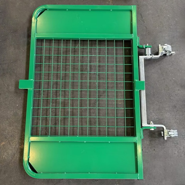 Green Scaffolding Gate Ногоон шаттай хаалга
